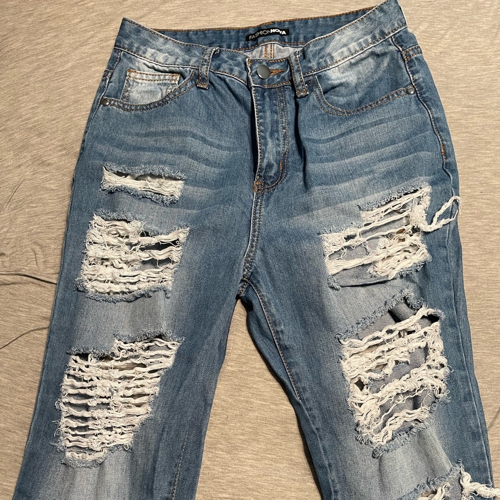 Fashion Nova Ripped Boyfriend Jeans